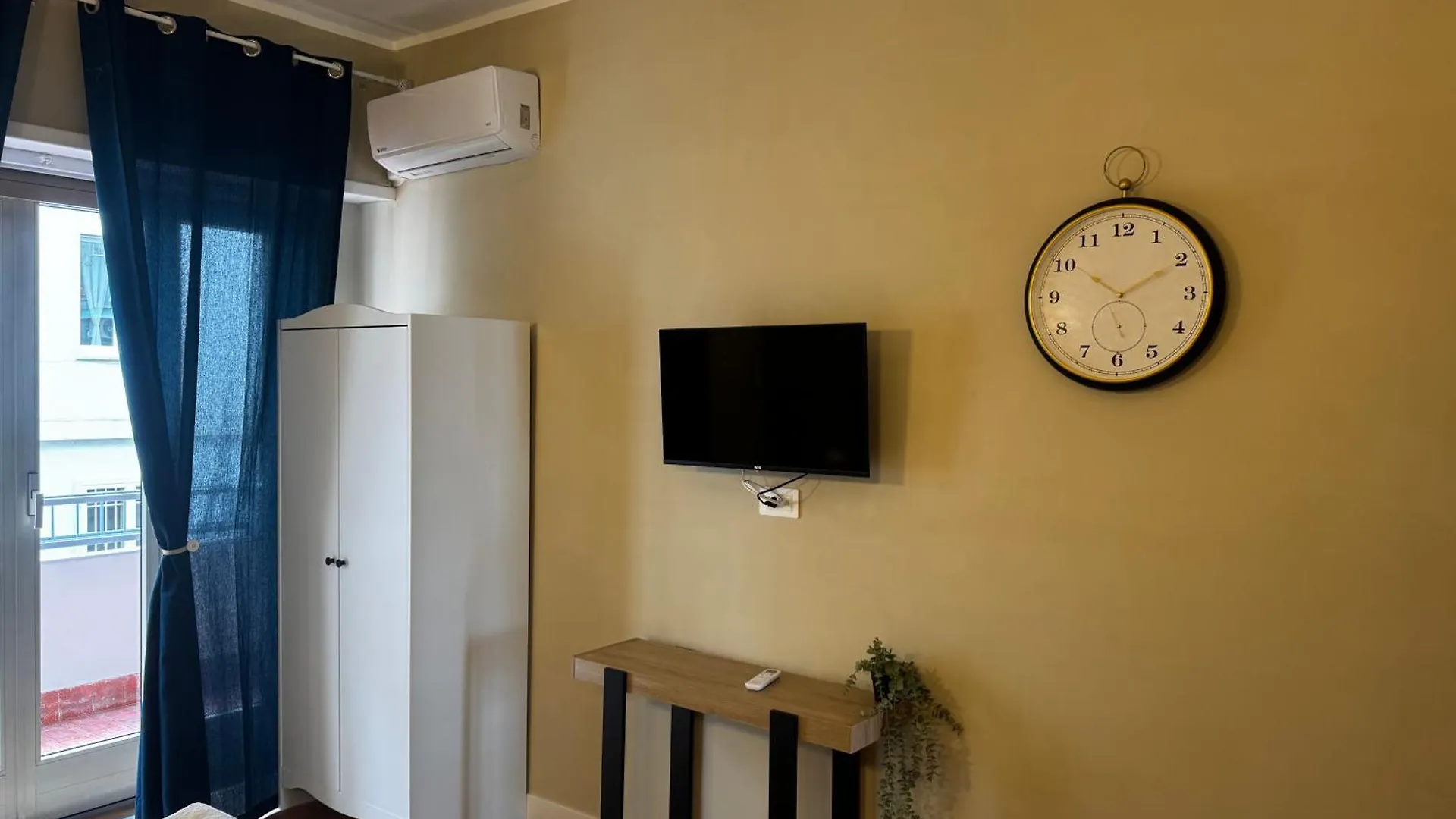 La Dimora Di Rita Hotel Naples 0*,  Italy